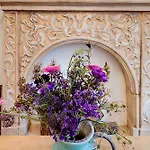 Purple Dog Apart Otel 4*