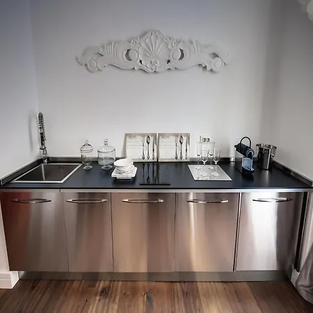 Апарт-отель Purple Dog 4*