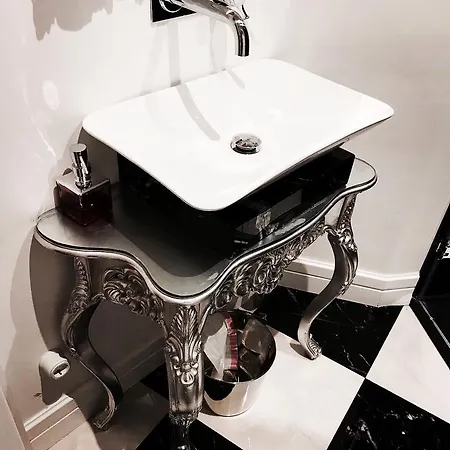 Апарт-отель Purple Dog 4*