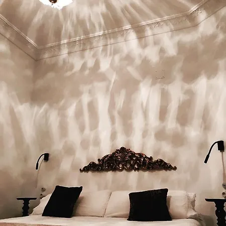 Purple Dog Апарт-отель Леон