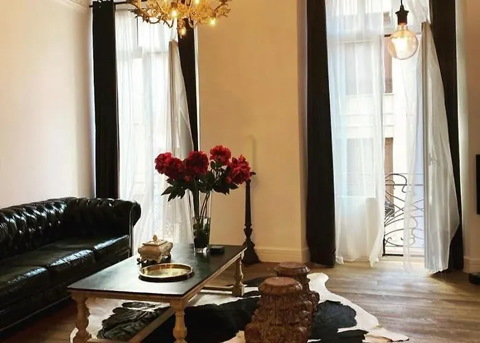 Purple Dog Aparthotel 4*