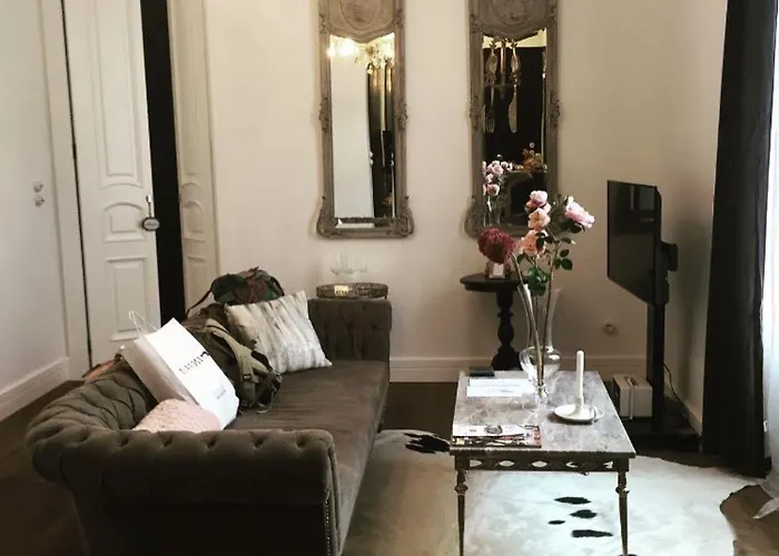 Purple Dog Aparthotel