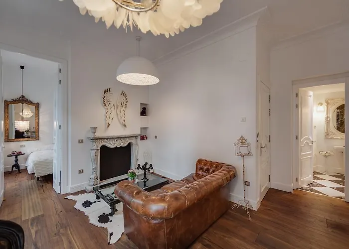 Purple Dog Aparthotel 4*