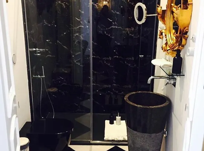 Purple Dog Aparthotel