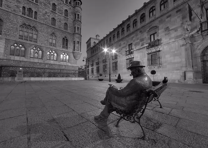 Purple Dog Aparthotel León